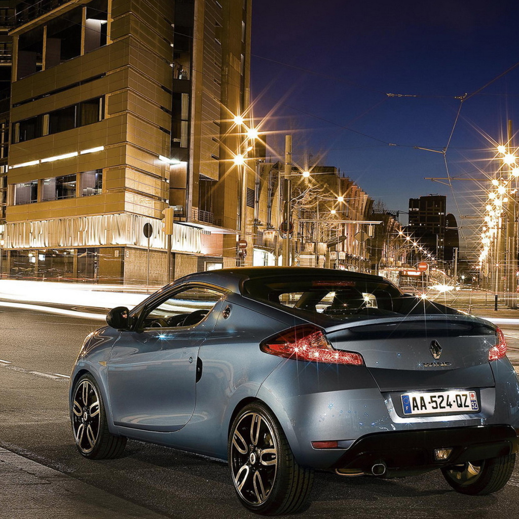Renault Wind движение по ночному городу