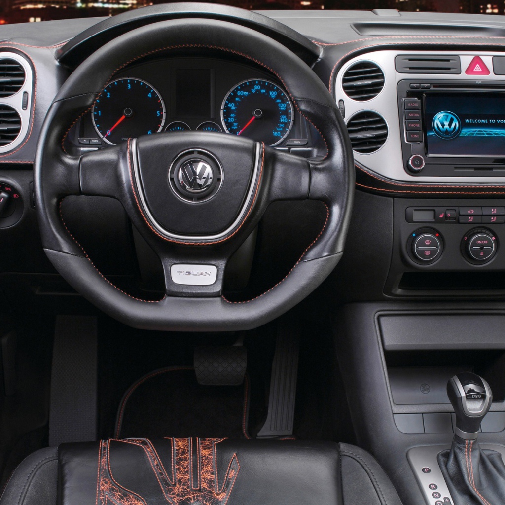 Кожаный салон автомобиля