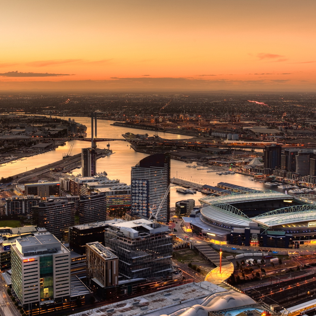 Высоко над городом