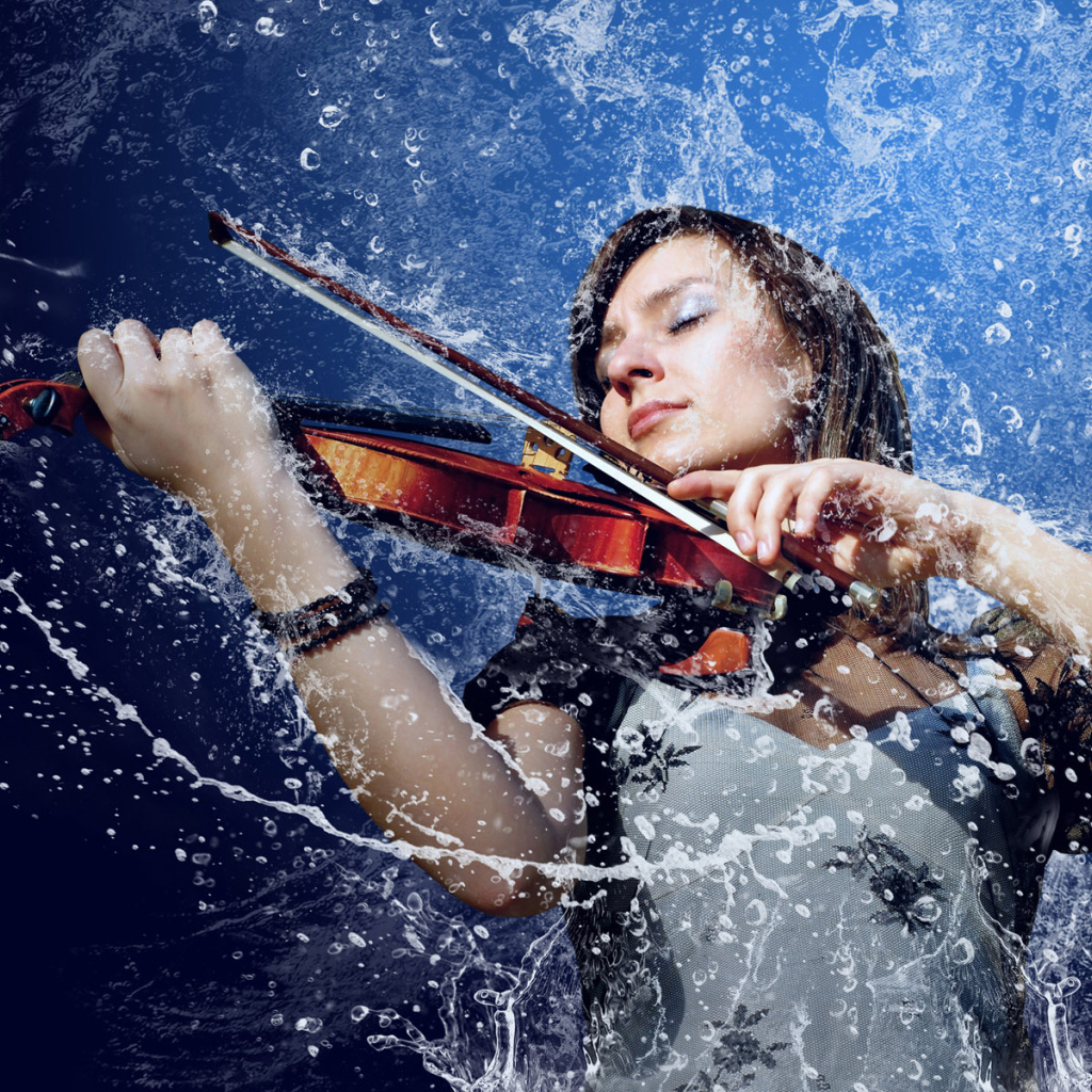 Девушка скрипка вода