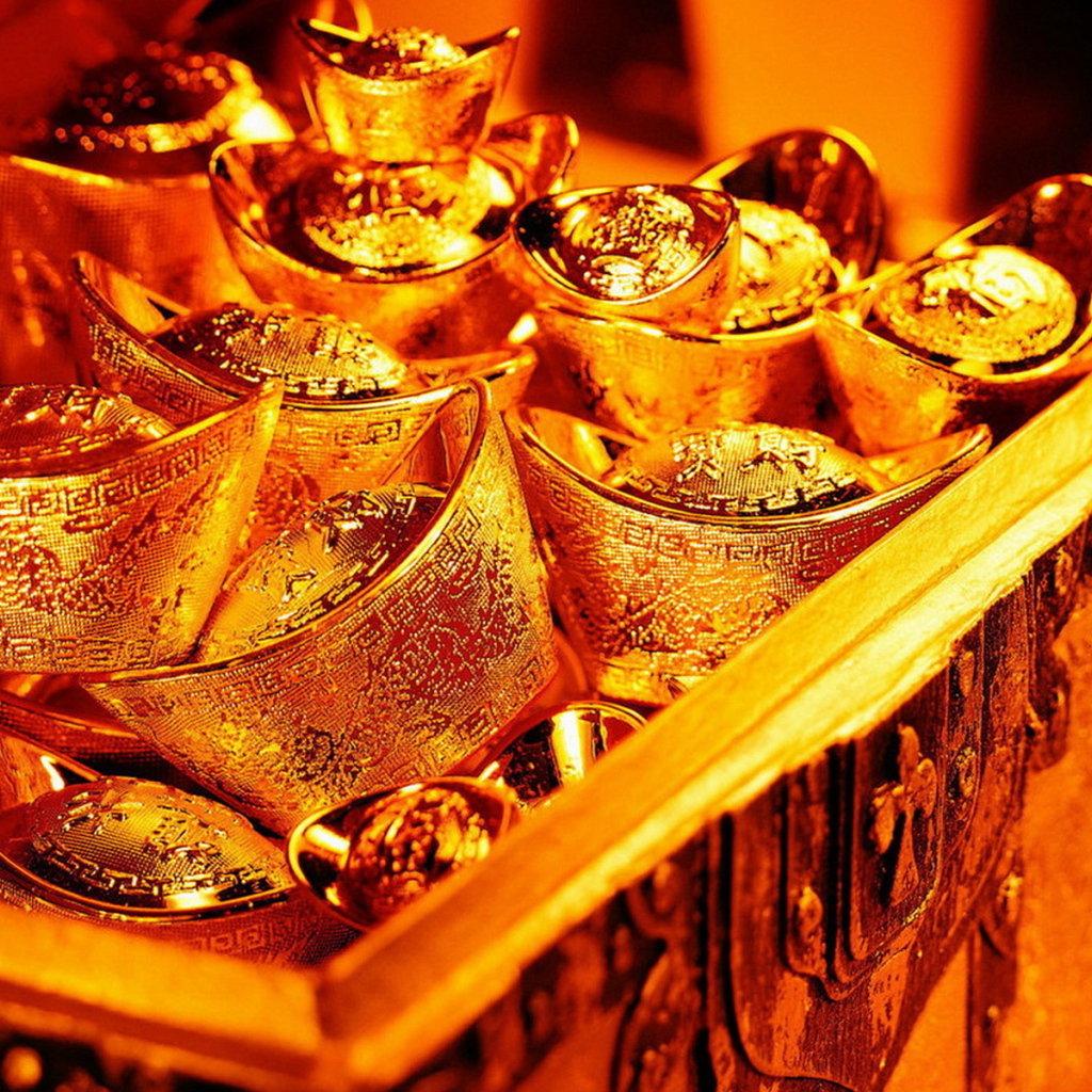 Сундук с золотыми вещами