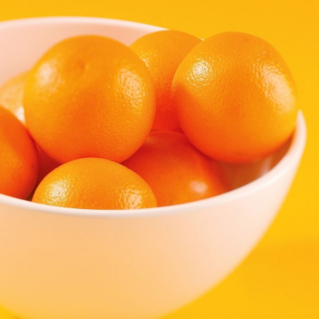 Чаша с апельсинами