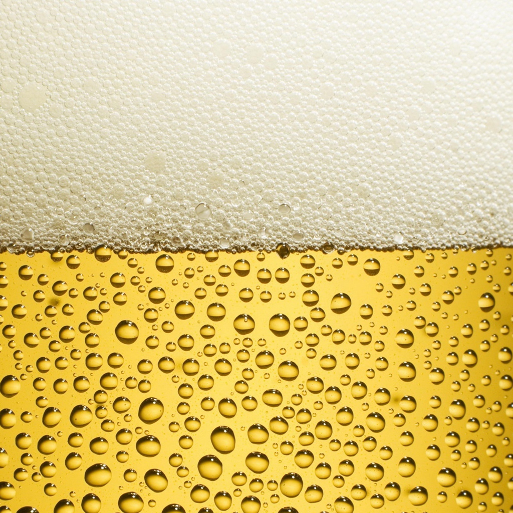 Бокал холодного пива