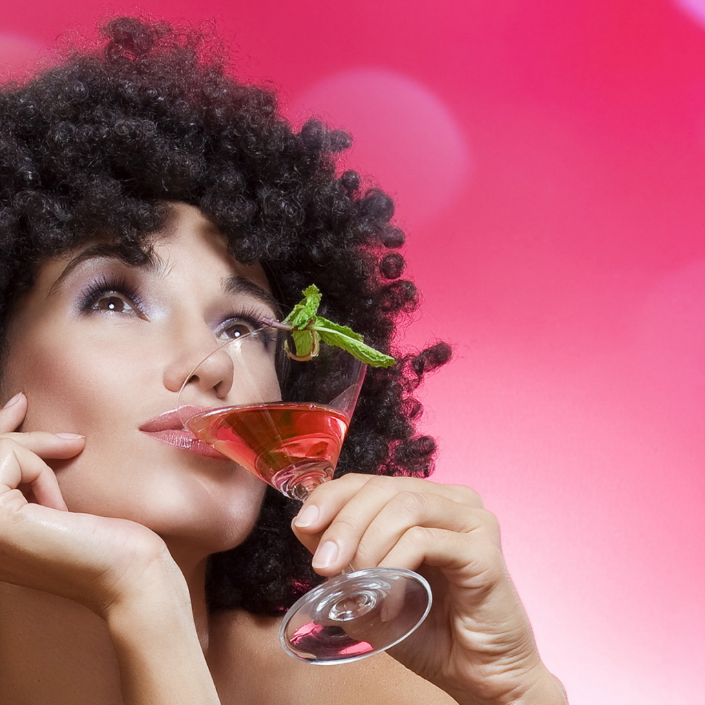 Девушка с кудряшками