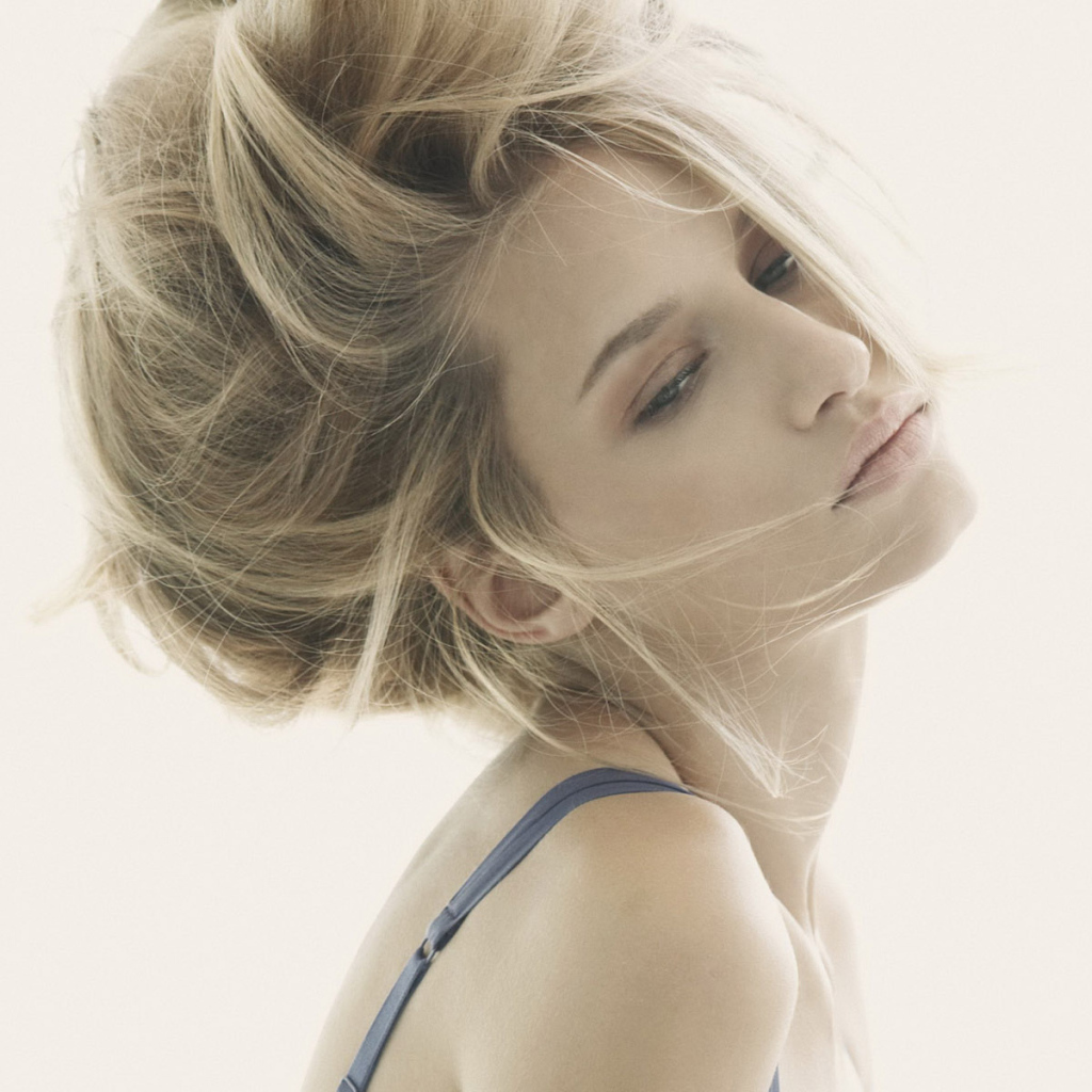 Нежная девушка