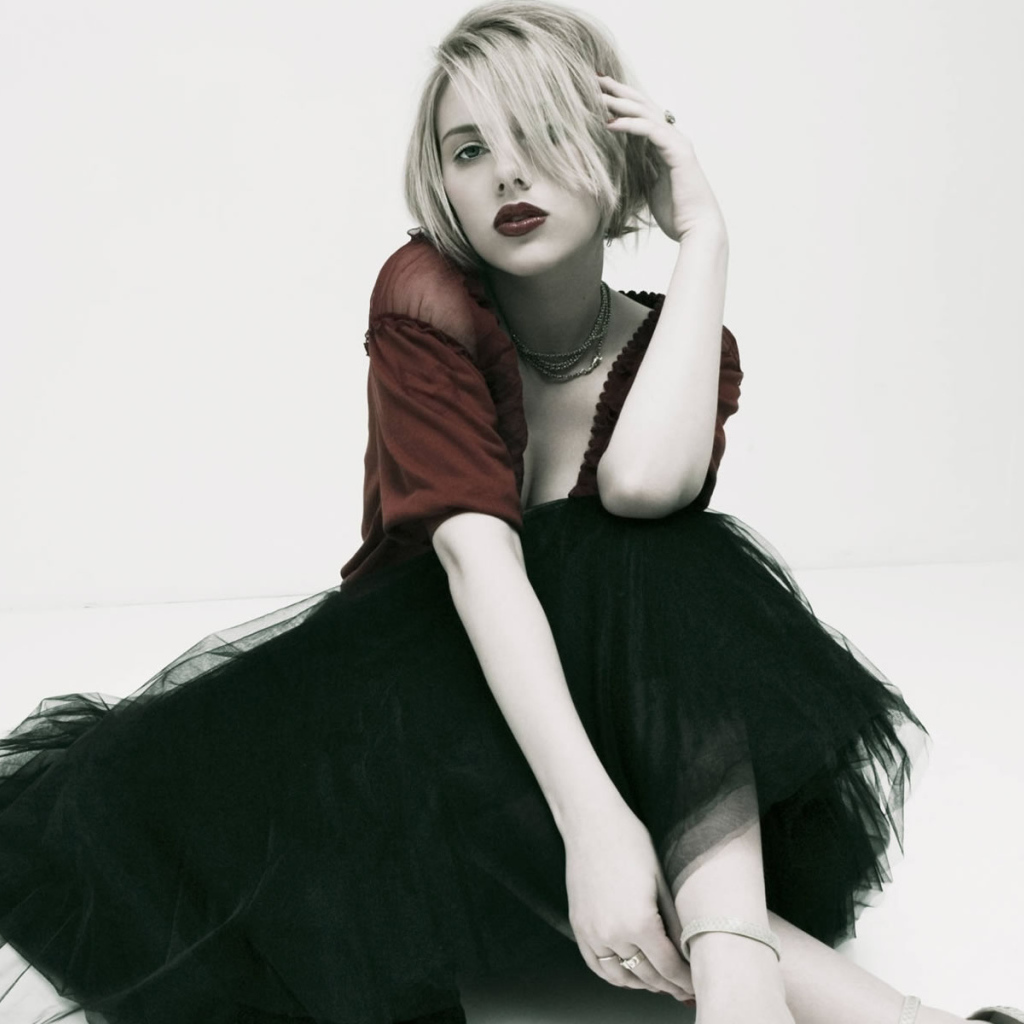 Скарлет Йохансон в платье