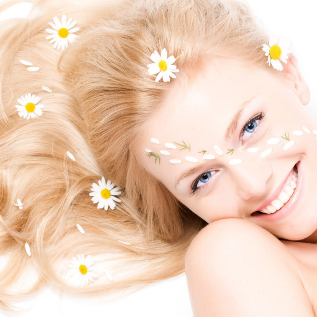 С ромашками в волосах