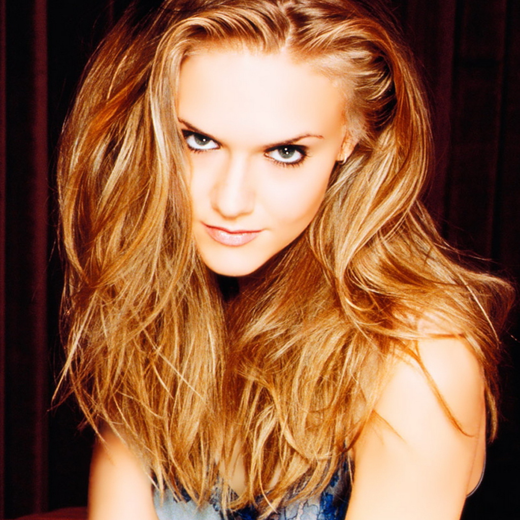 Доминика Свейн