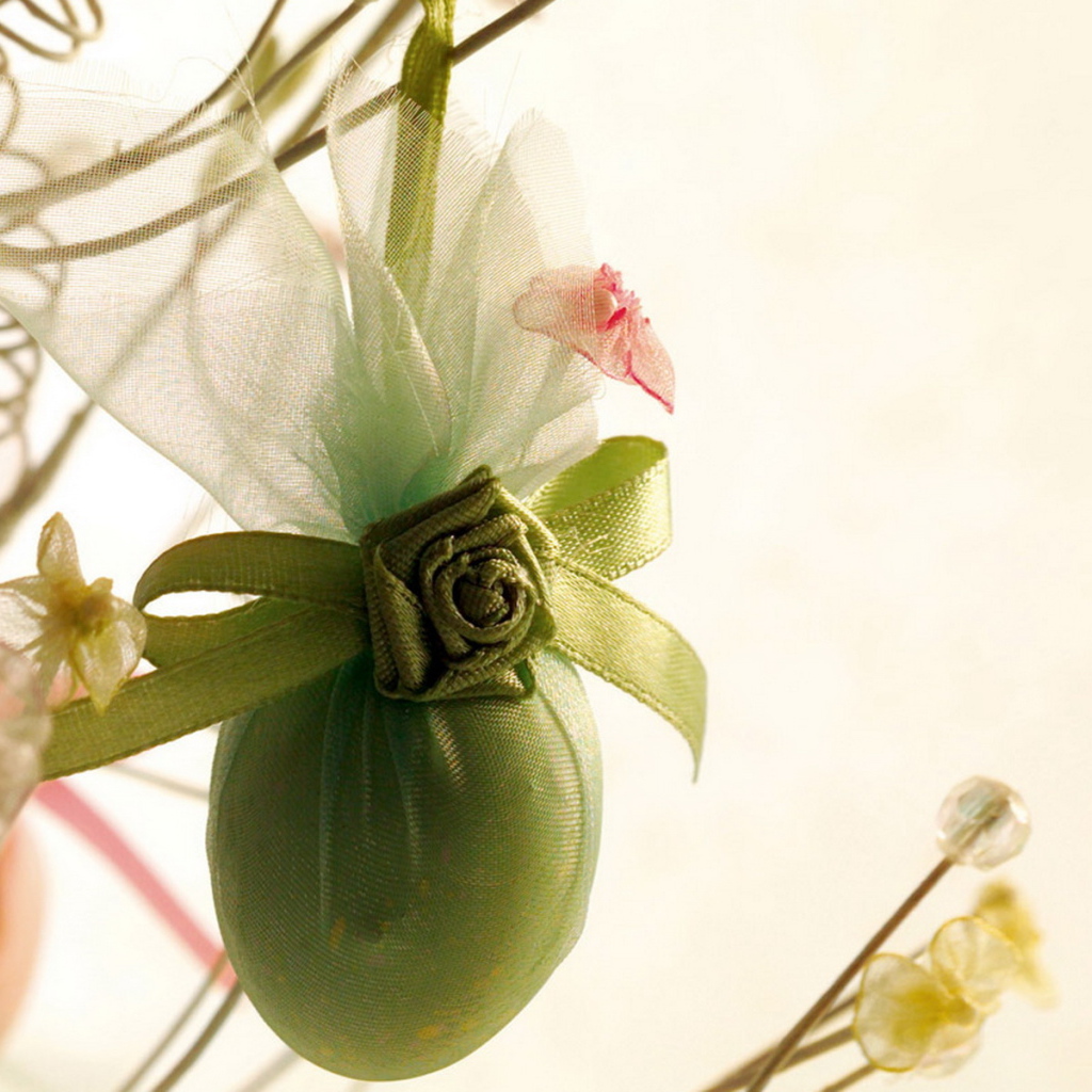 Яйцо на веточке