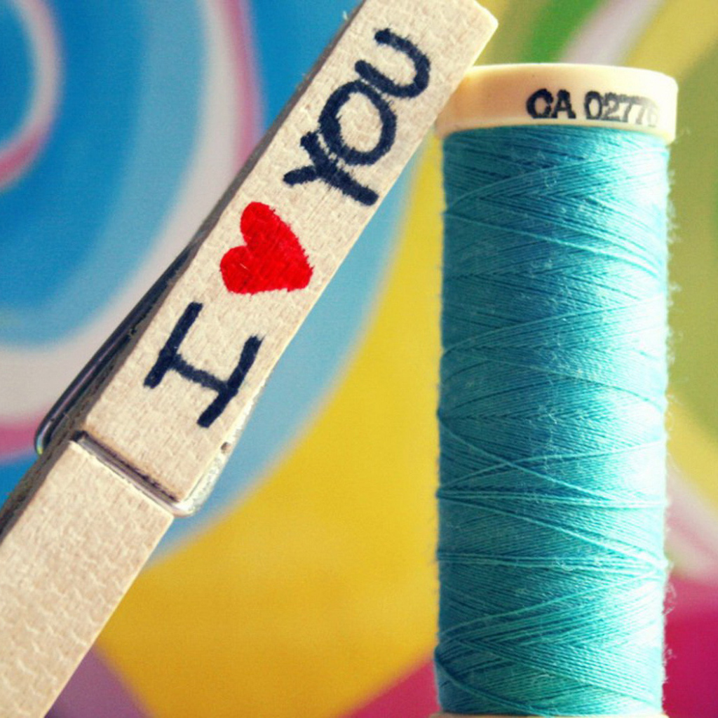 Нитки и прищепка