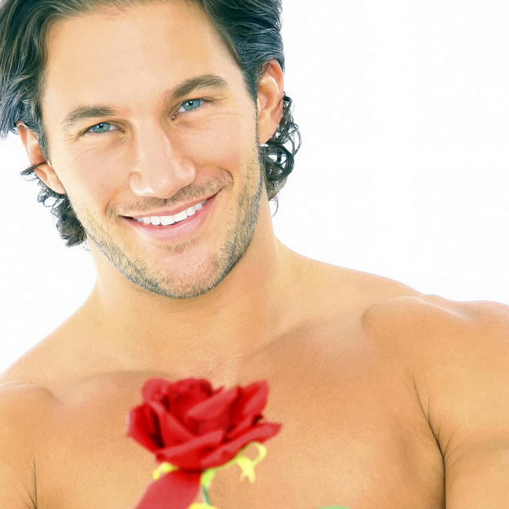 Мужчина с цветком