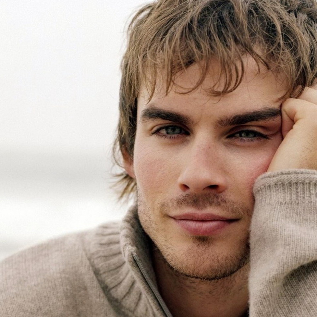 Йен Сомерхалдер в свитере