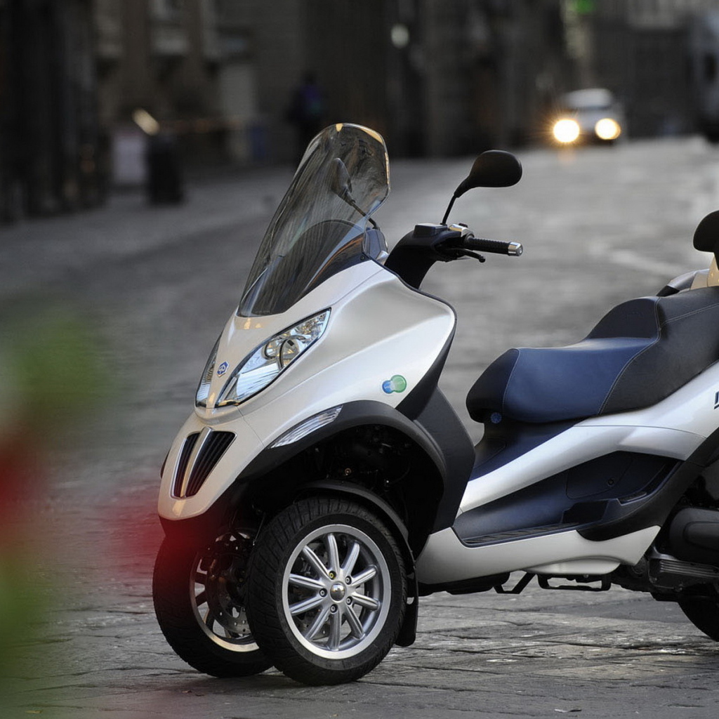 Piaggio MP3 Hybrid