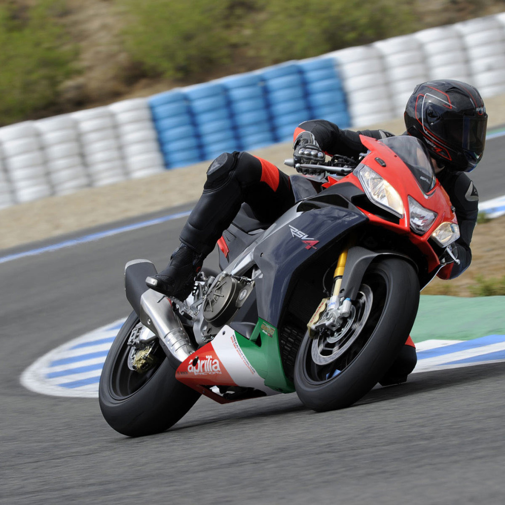 Aprilia RSV4 R