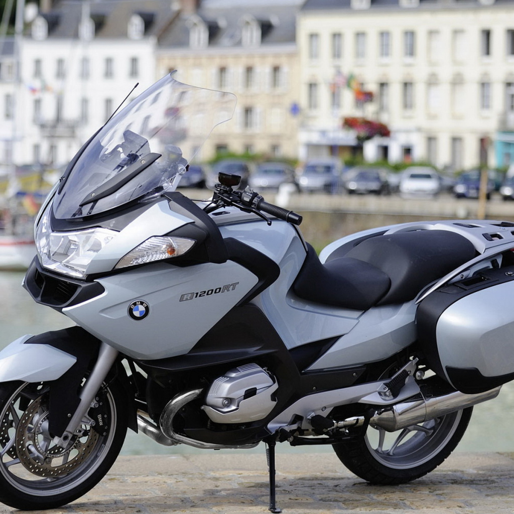 БМВ Р 1200 на пристани