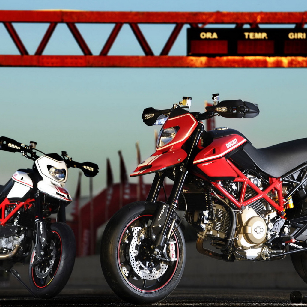 Ducati Hypermotard 1100evo