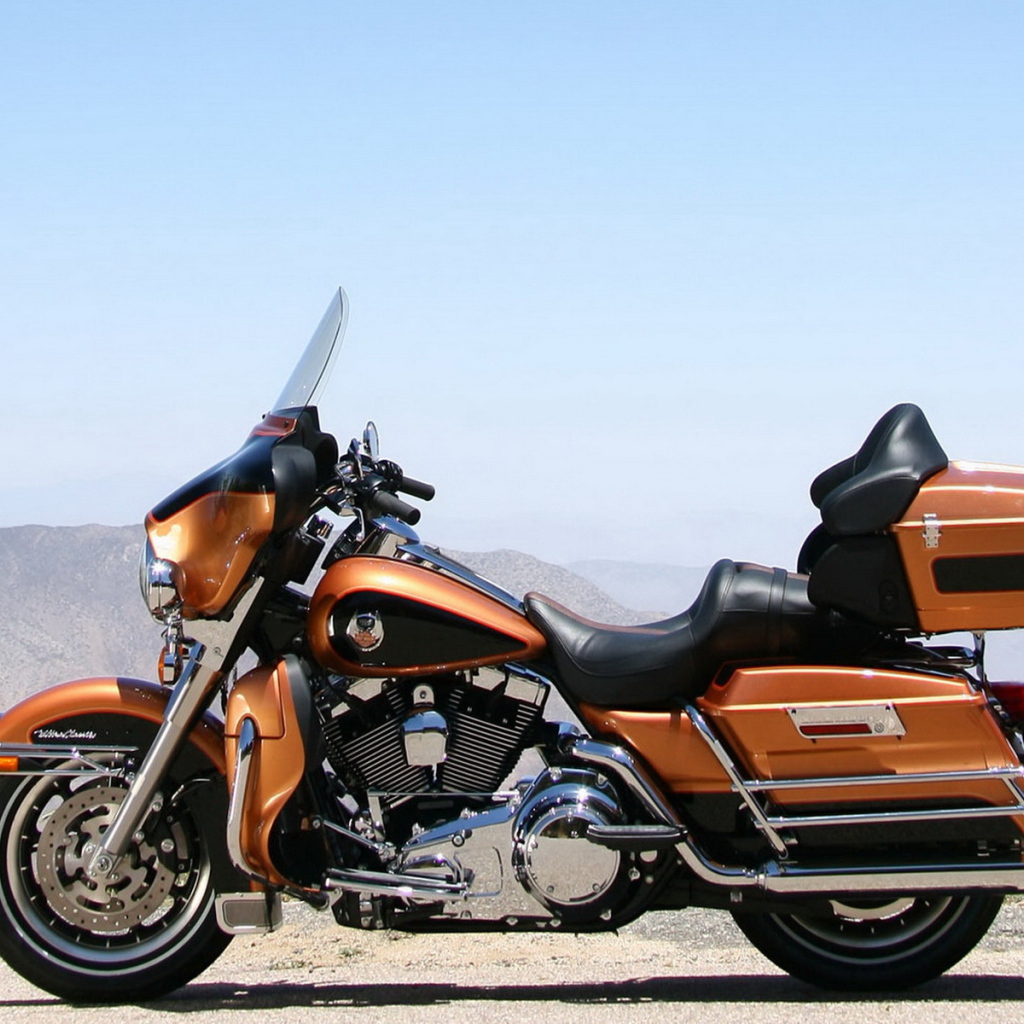 Харлей Девидсон FLHTCU