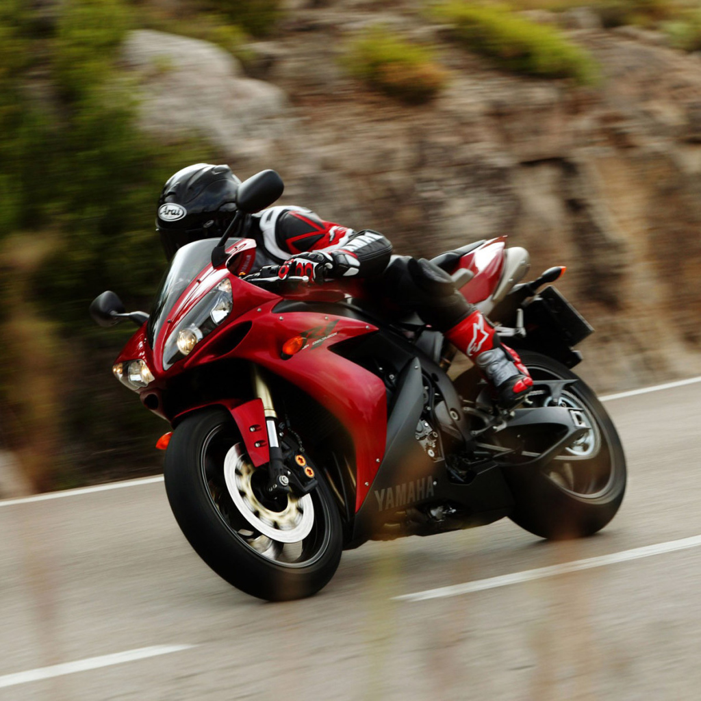 мотоцикл Ямаха R1