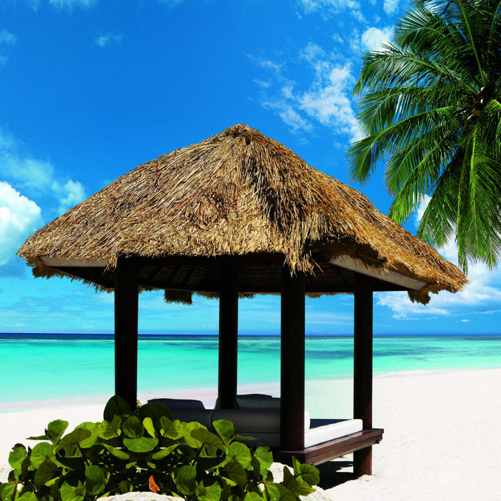 Беседка на берегу