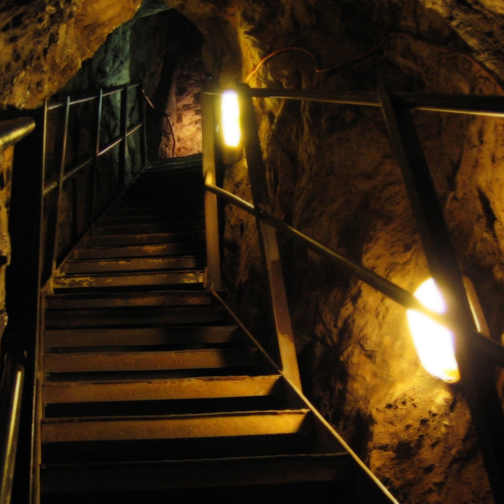 Выход из пещеры