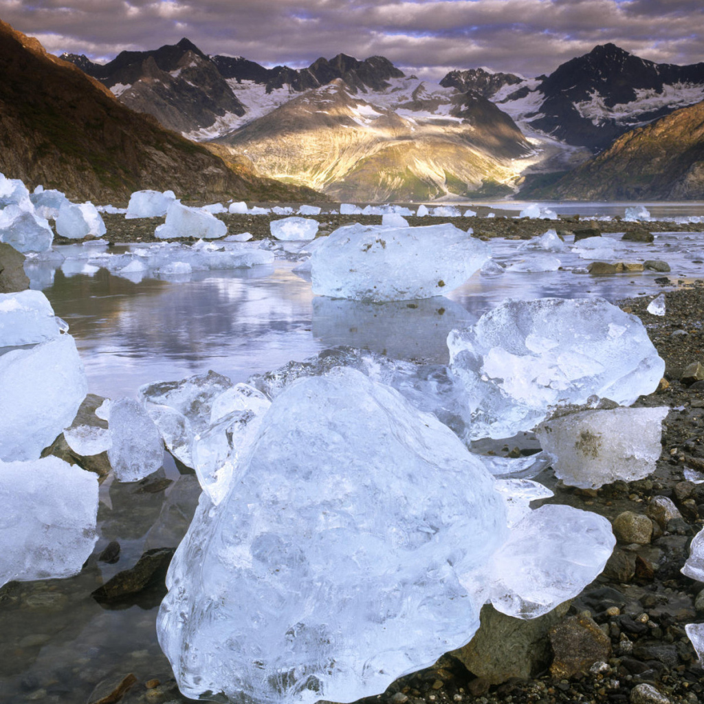 Льды в горах