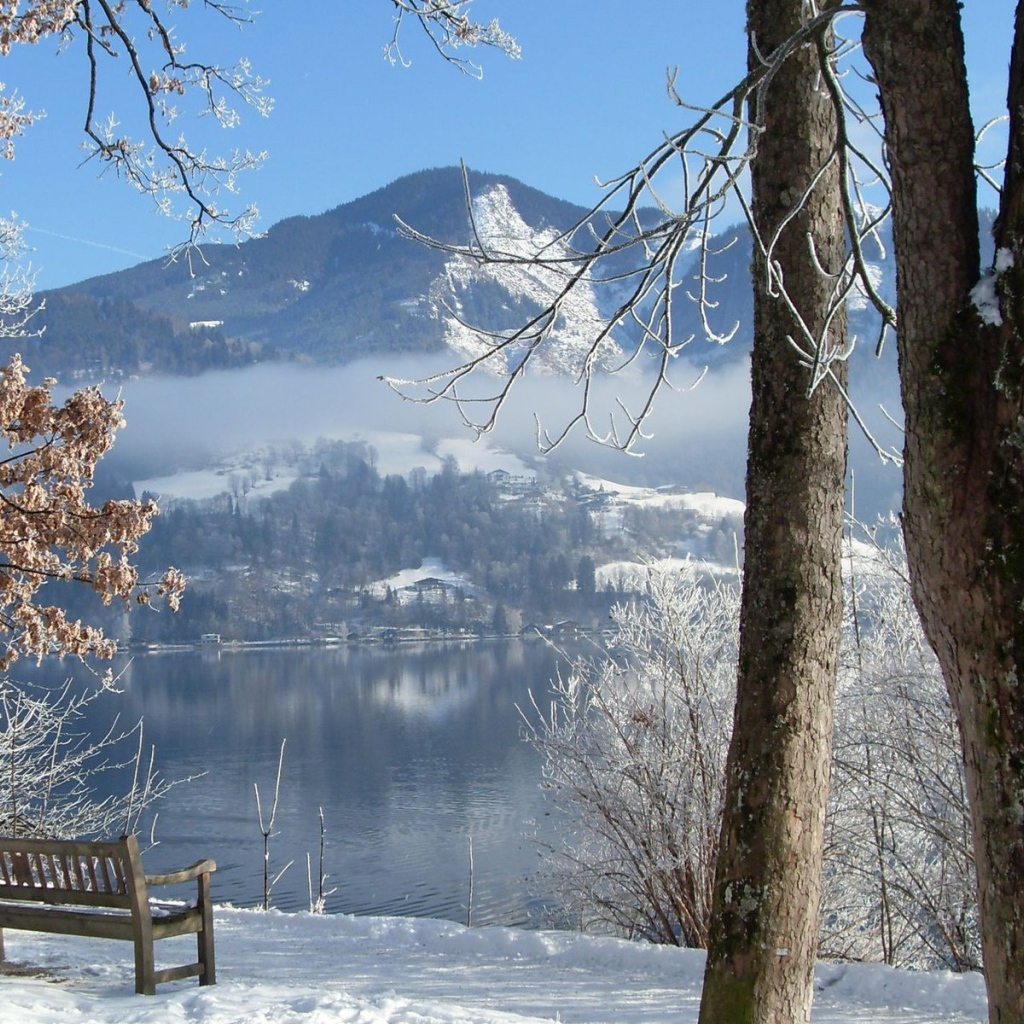 Гора под снегом