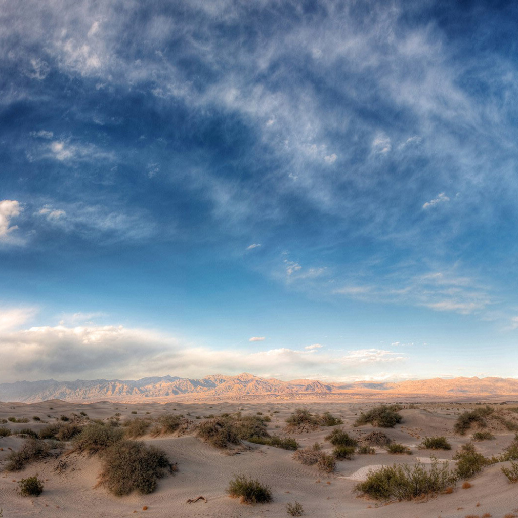 Горы в пустыне