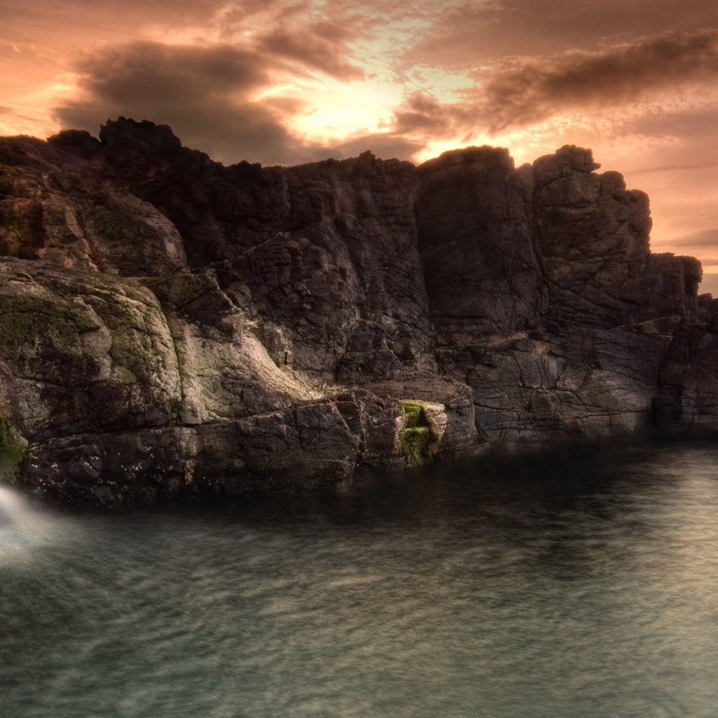 Высокий скальный берег