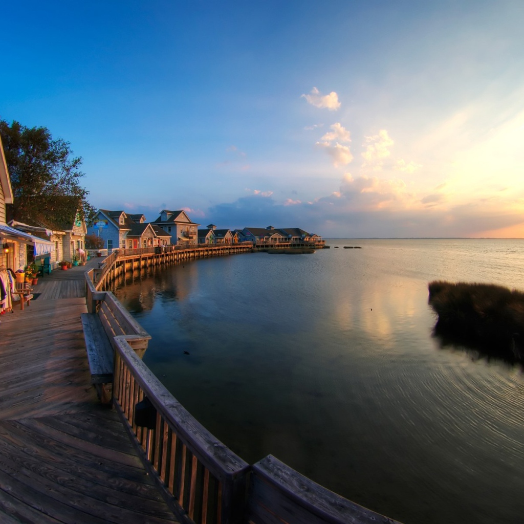 Магазинчики на берегу