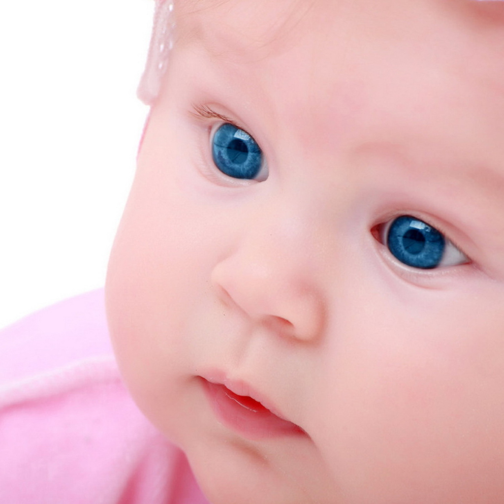 Голубоглазая малышка