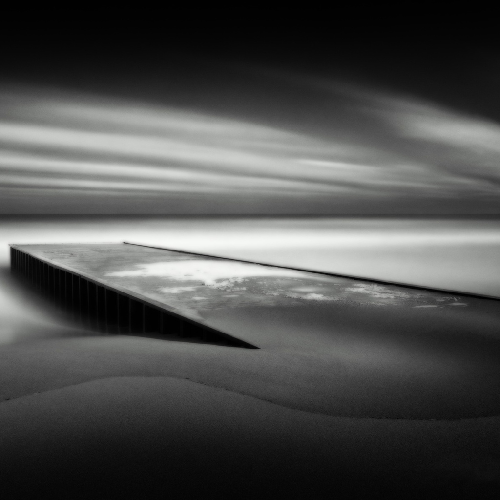 Пелена тумана над водой