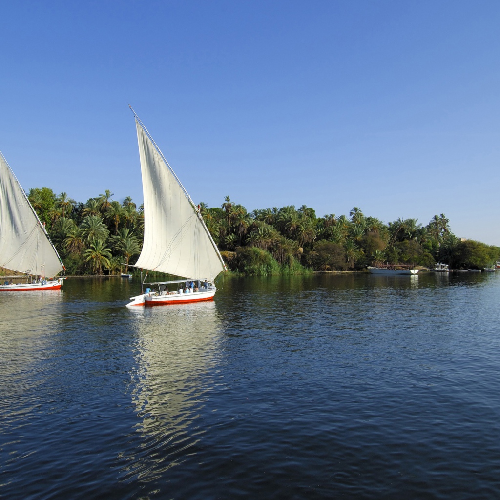 Парусники на реке Нил Египет
