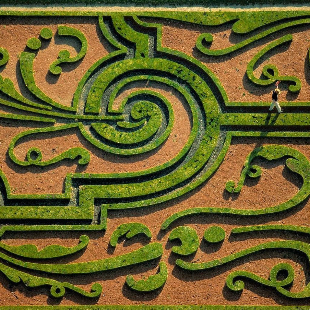 Сад недалеко от замка