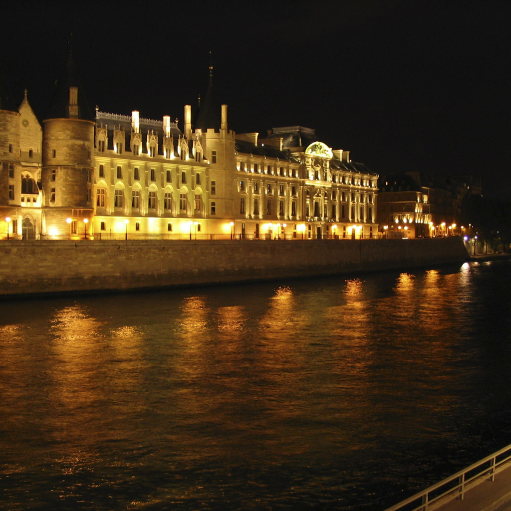 Ночь на реке Сена