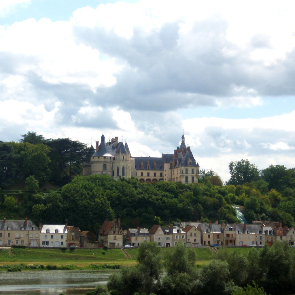 Городок у замка