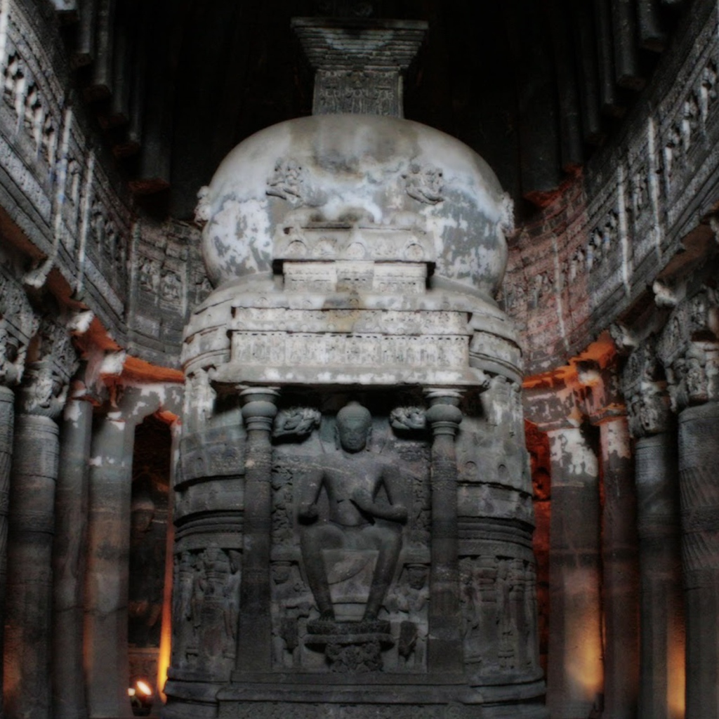 Древний храм