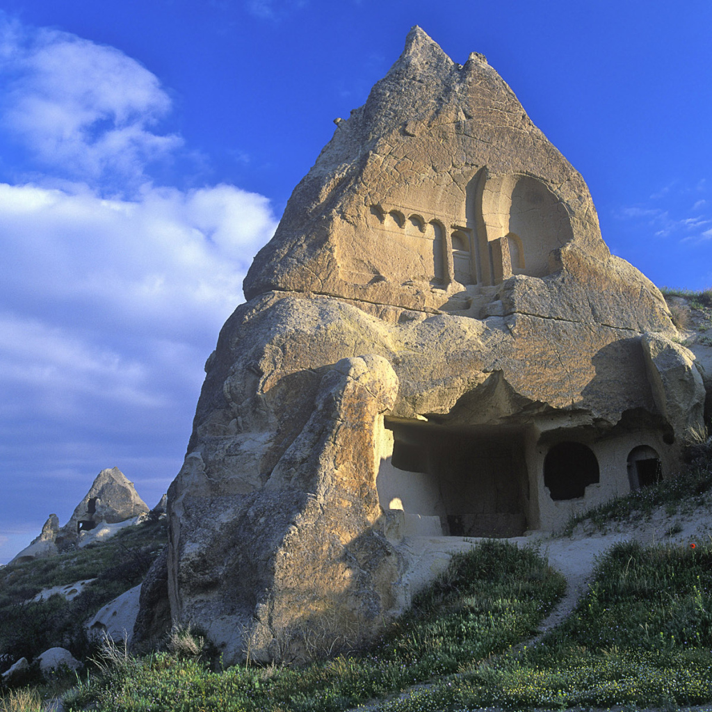 Дома в скалах