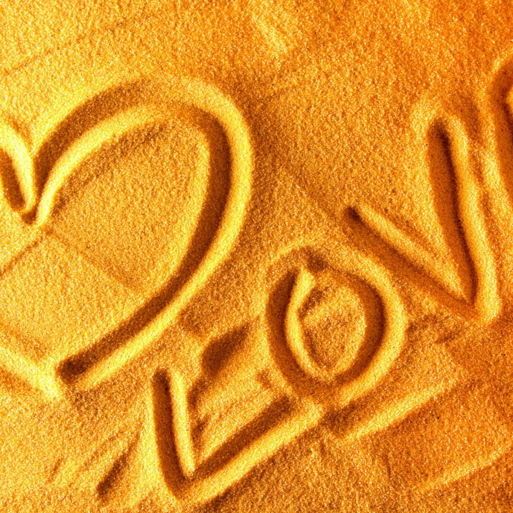 Надпись на песке