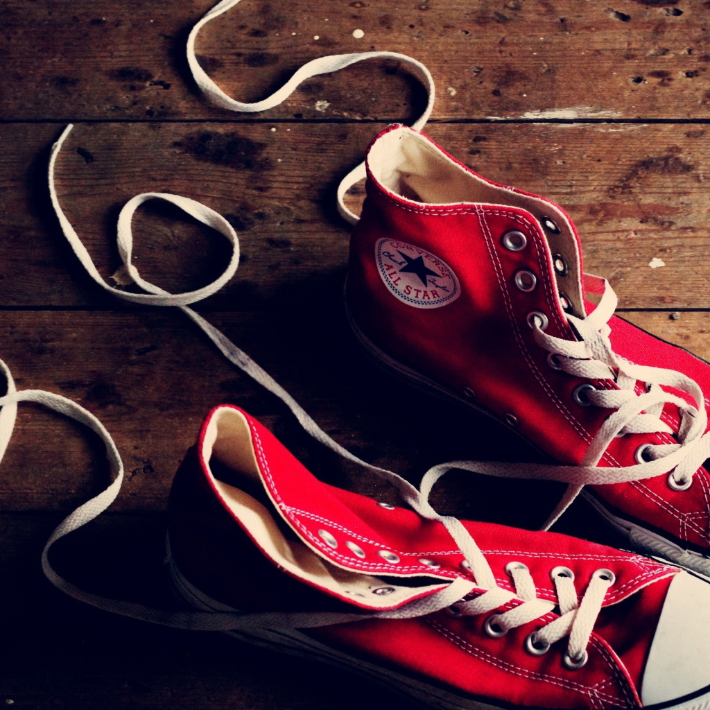 Красные кеды