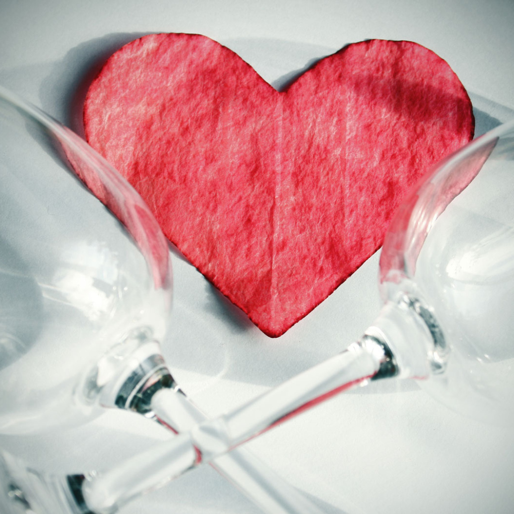 Фужеры и сердце