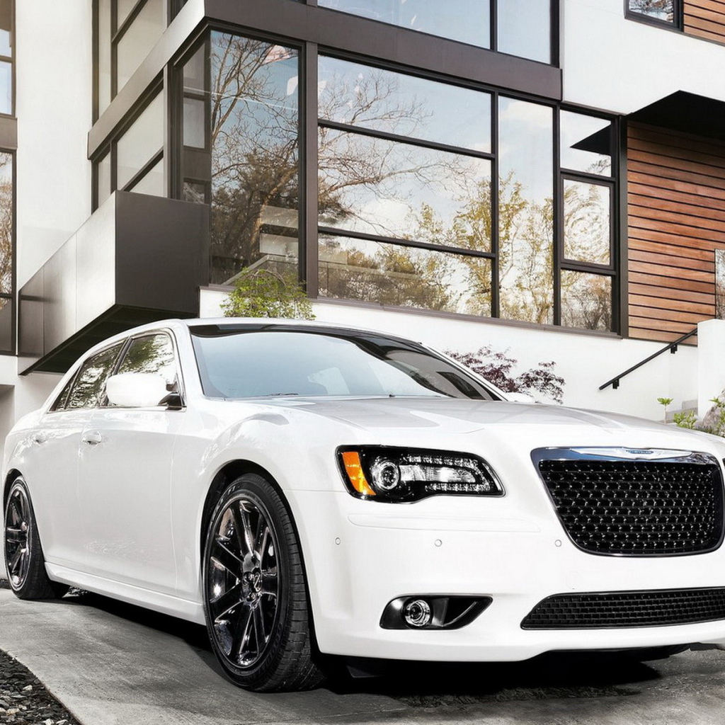Chrysler-300 SRT8