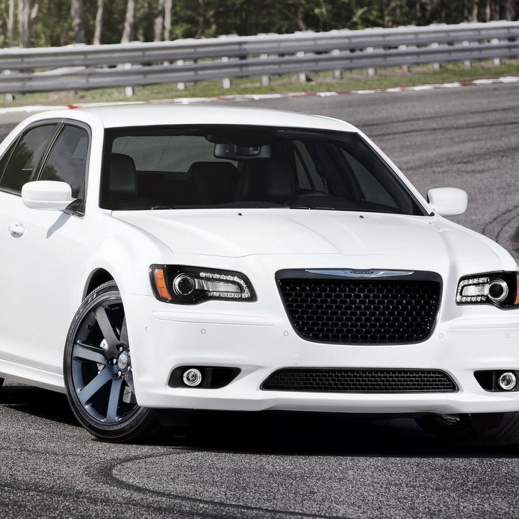 Chrysler-300 SRT8