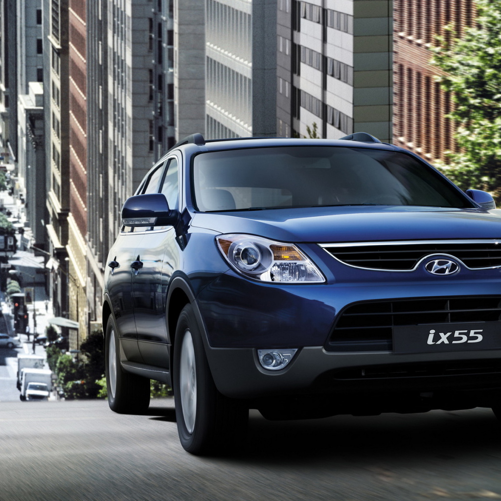 Hyundai IX55 in city