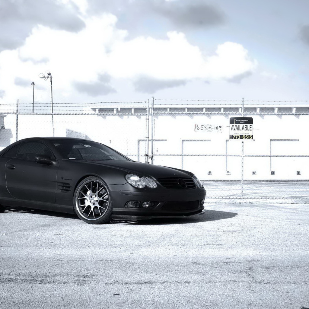 Черный Mercedes Benz SL