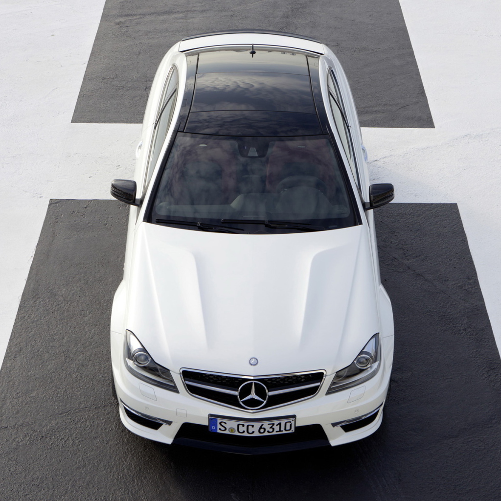 Mercedes-Benz-C-63-AMG-Coupe