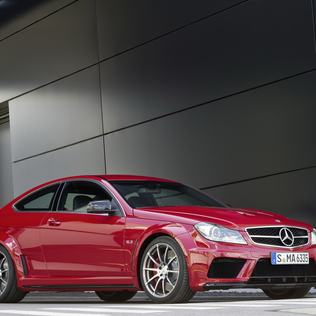 Mercedes-Benz-C-63-AMG-Coupe