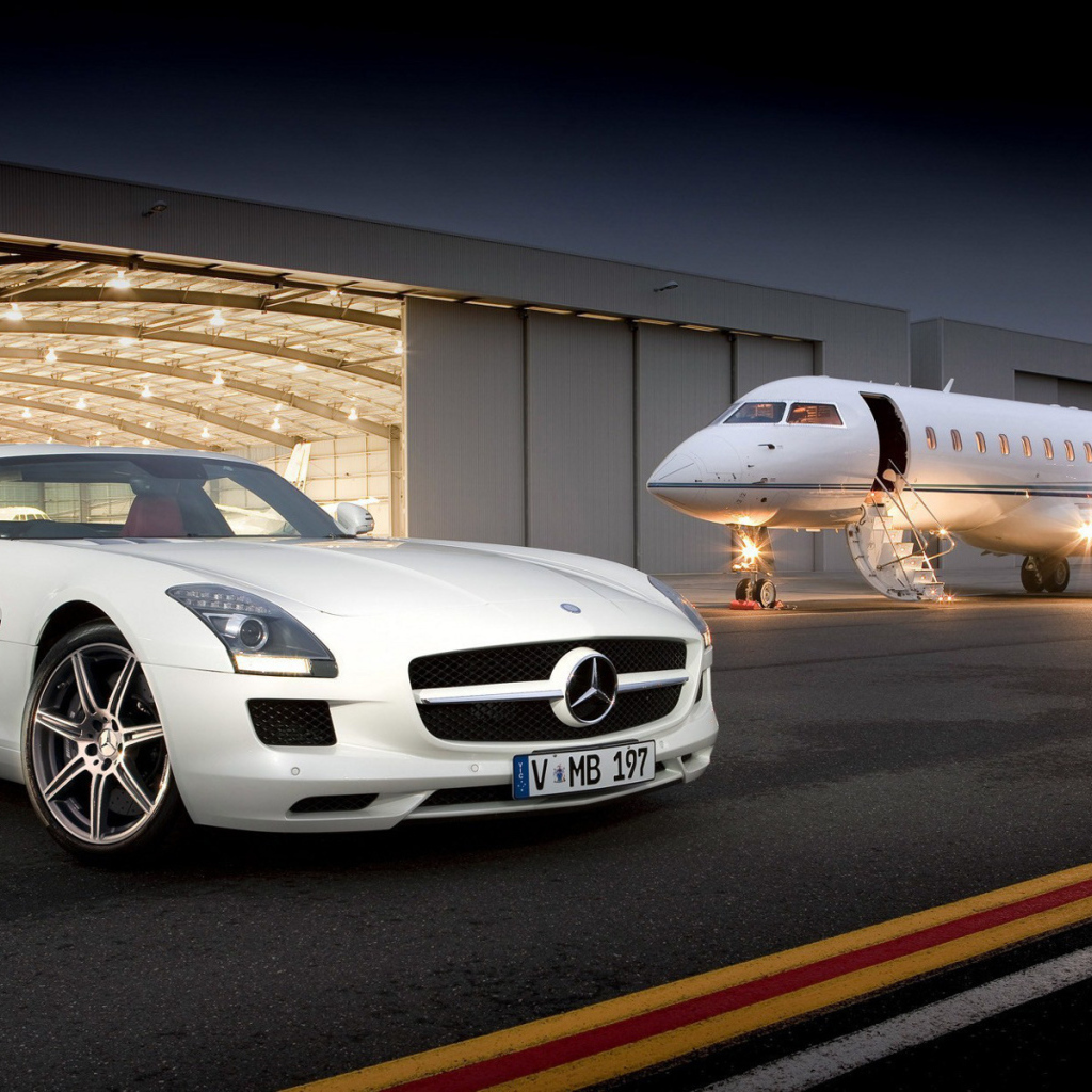 Mercedes Benz SLS AMG