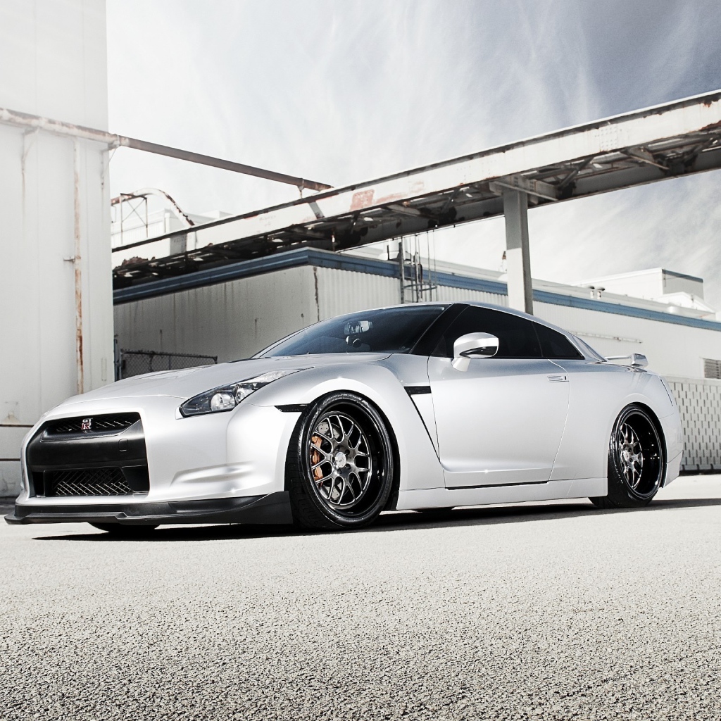 new Nissan GT-R
