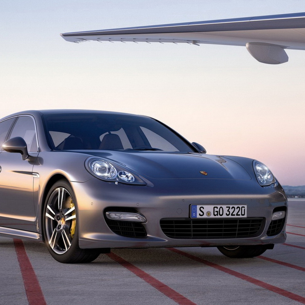 Porsche-Panamera Turbo S 2012