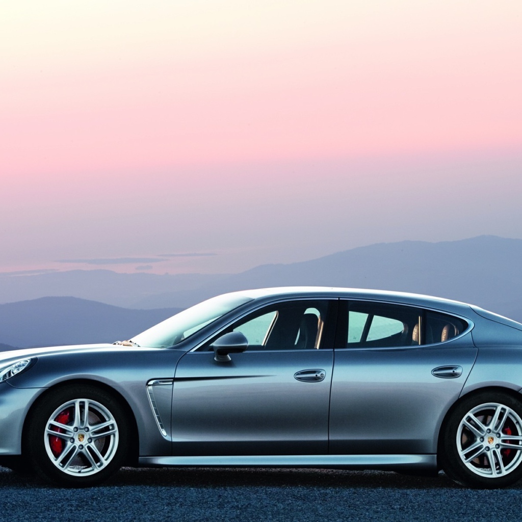 Porsche Panamera голубой металлик